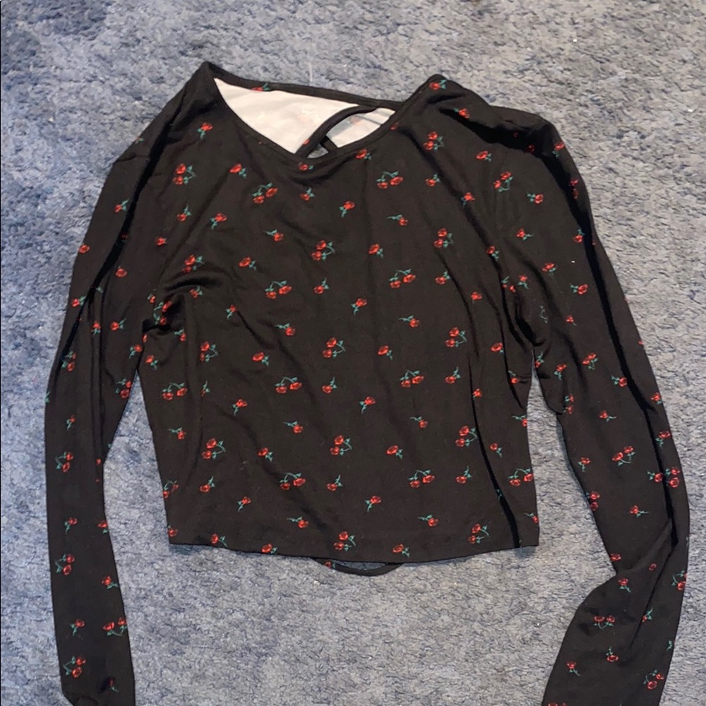 Black Floral Crop Top with Open Back and Long Sleeves
